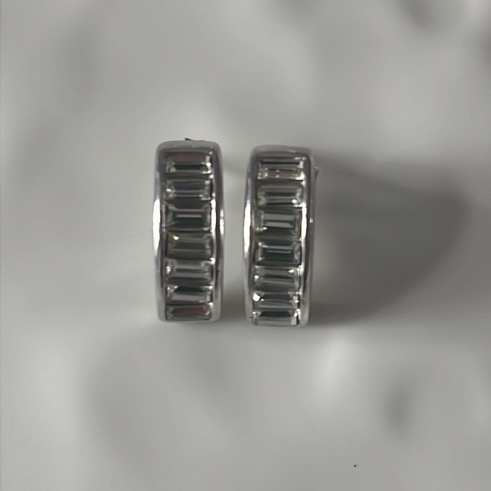 Christian Dior earrings white gold design with 14k post
